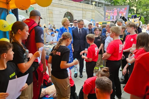 Bezpieczne wakacje z parą prezydencką