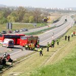 Samochód strażacki na autostradzie