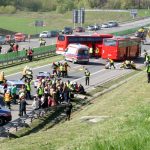 Ćwiczenia służb ratowniczych na autostradzie